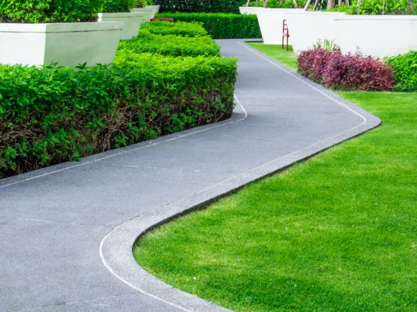 Cost of Walkway Curb Installation in Gaithersburg